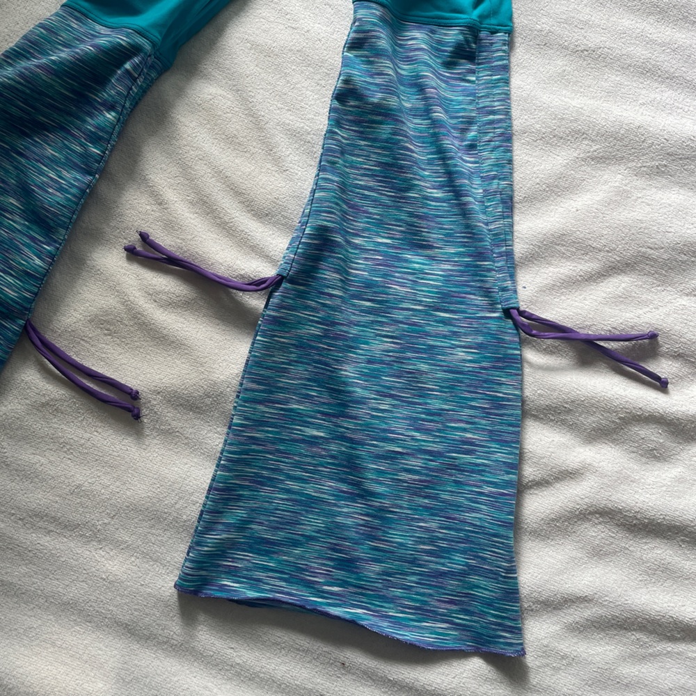 Small BLUE flared bell bottom festival leggings from Nadi Athletica - yoga pants - Picture 4 of 7